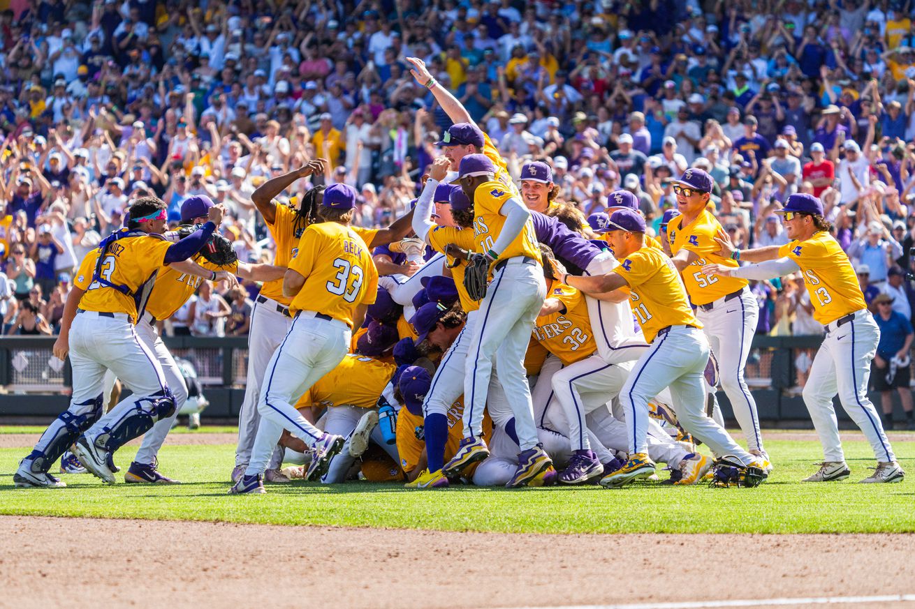 NCAA Baseball: College World Series-Coastal Carolina v LSU