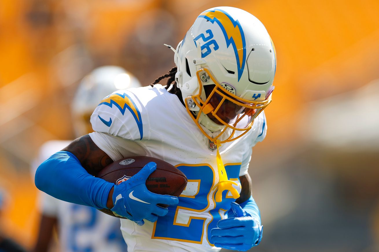 Los Angeles Chargers v Pittsburgh Steelers