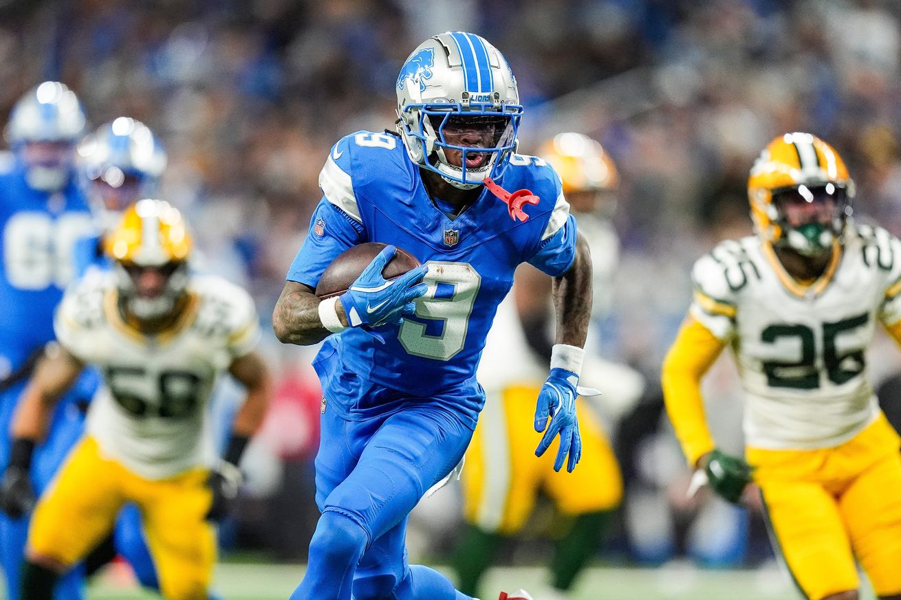 Syndication: The Daily Advertiser