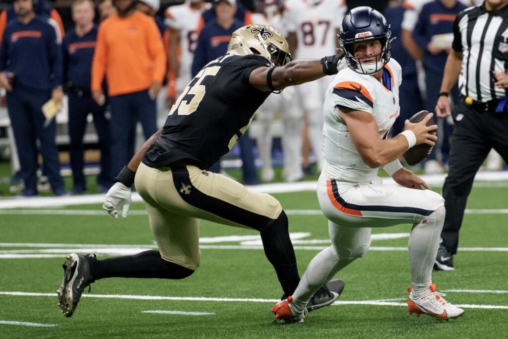 Saints Cut Isaiah Foskey